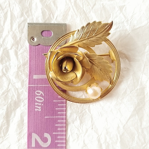 ROSE CIRCLE PIN BROOCH - GENUINE CULTURED PEARL - Picture 3 of 4